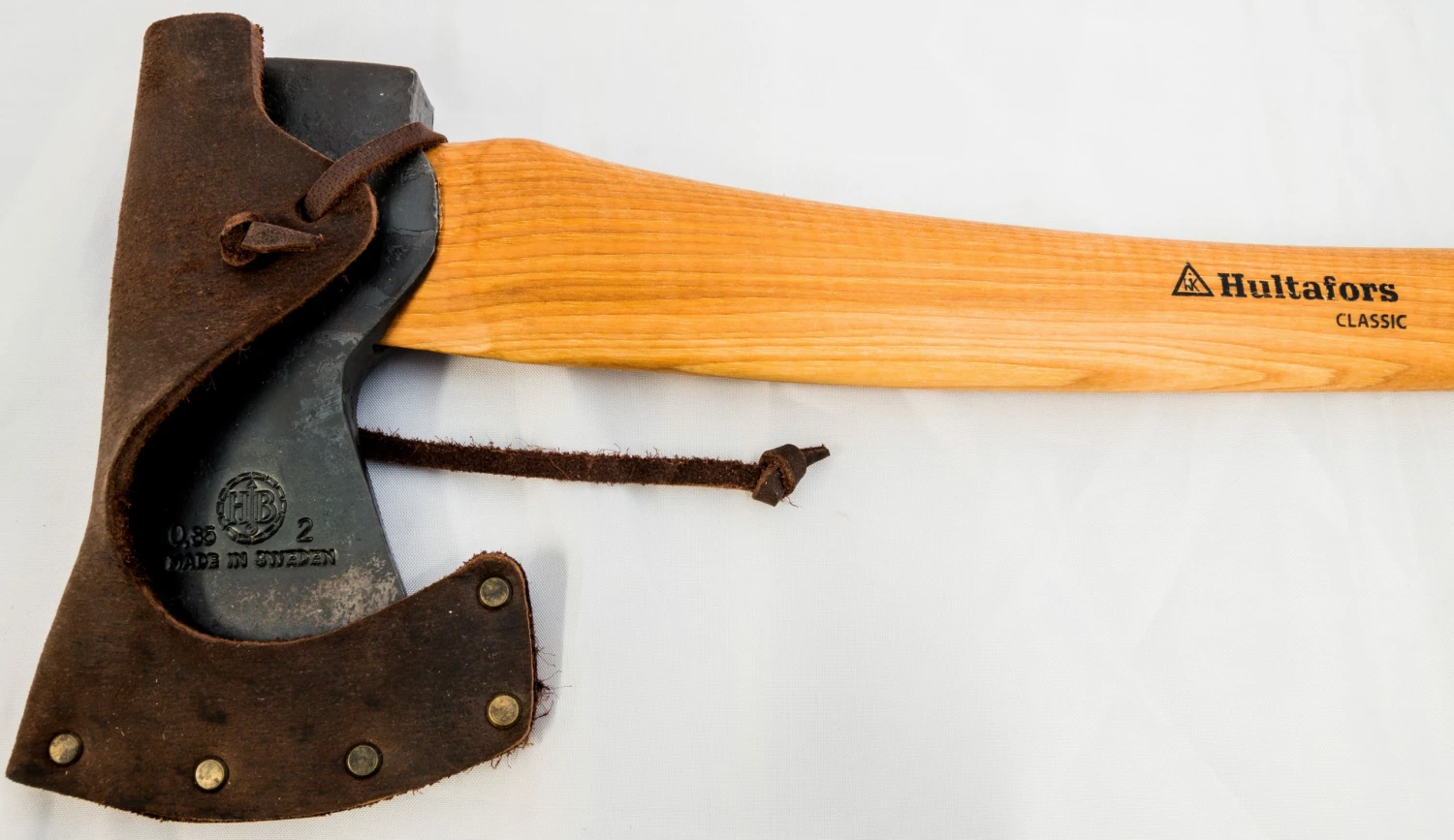 Hultafors Gear Classic Felling Axe HY 26, 1.26 Kg 3 Hultafors Gear Classic Felling Axe HY 26, 1.26 Kg