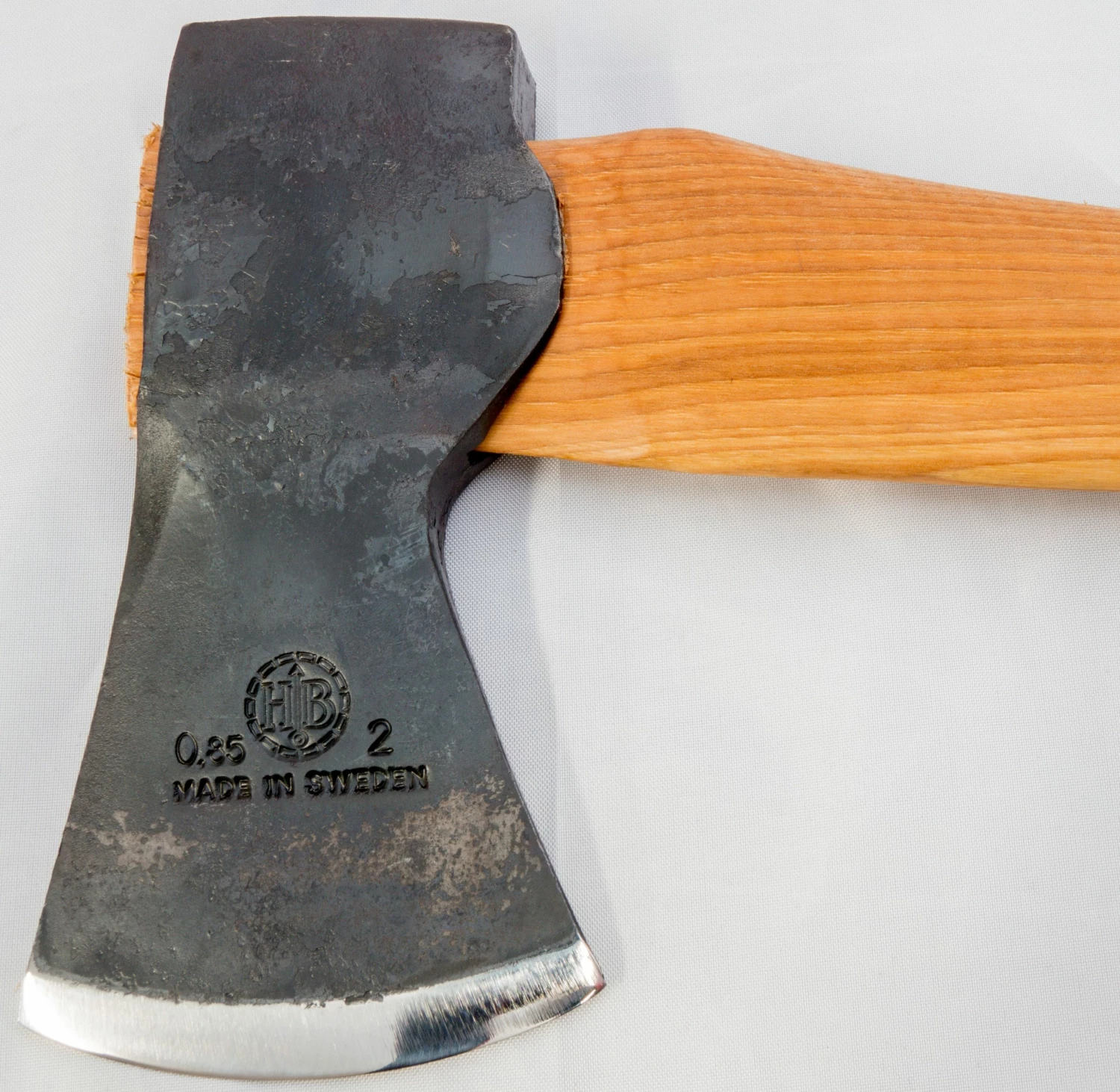 Hultafors Gear Classic Felling Axe HY 26, 1.26 Kg 4 Hultafors Gear Classic Felling Axe HY 26, 1.26 Kg