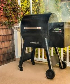 TRAEGER IRONWOOD 650 PELLET GRILL Outdoor Cooking