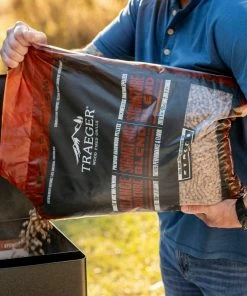 TRAEGER SIGNATURE BLEND BBQ WOOD PELLETS