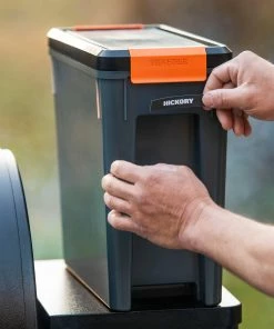 Traeger Accessories TRAEGER STAYDRY PELLET BIN & LID