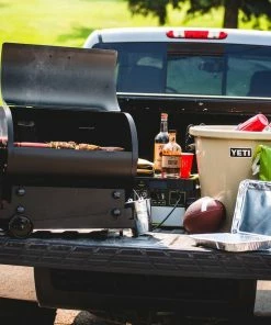 TRAEGER PORTABLE TAILGATER PELLET GRILL